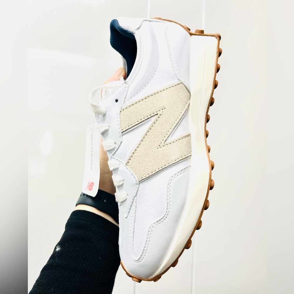 New Balance 327 Golf & Casual LEATHER Women's Sneakers Shoes White Tan 6-10 - Picture 3 of 16